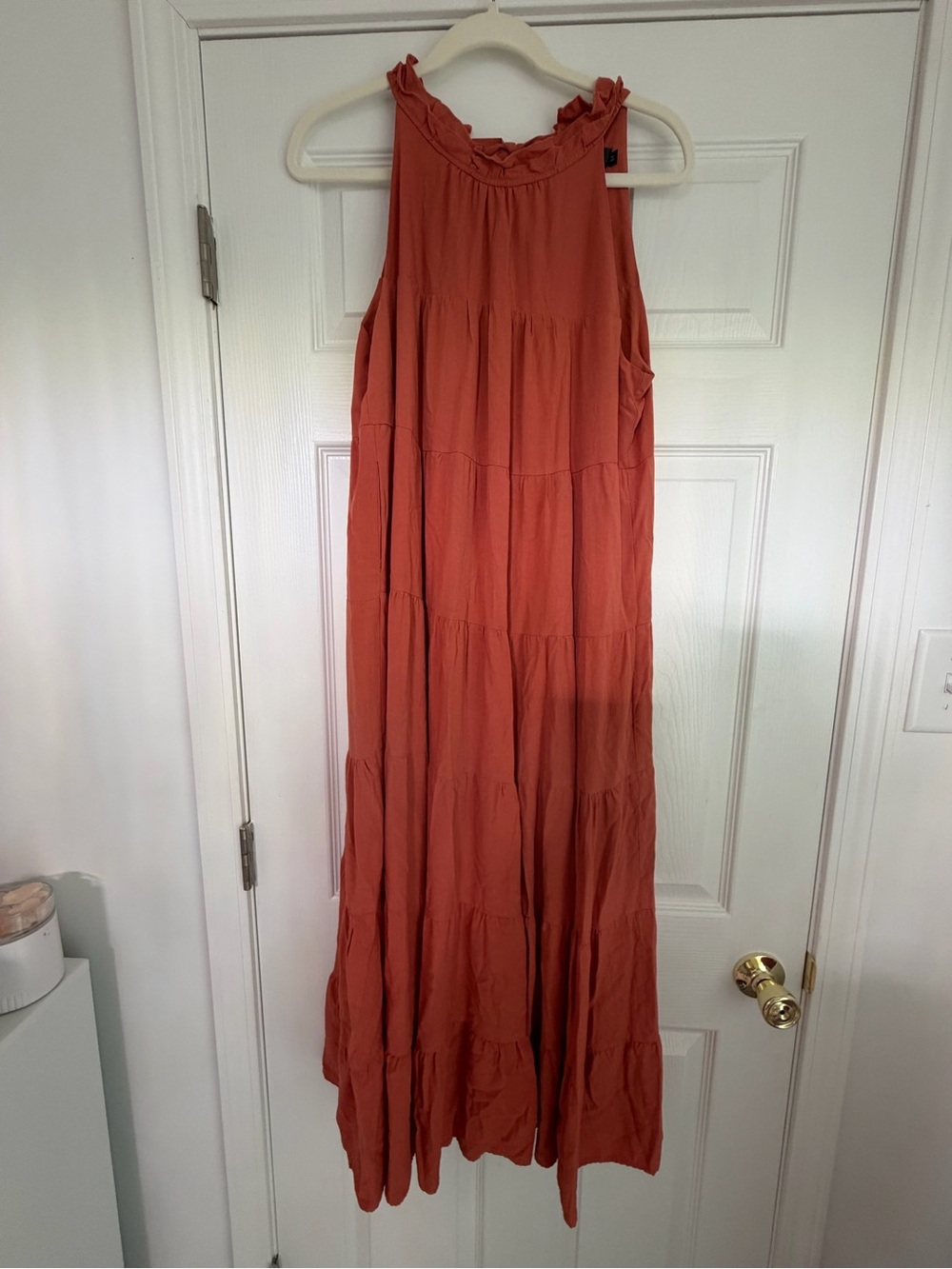 Haeof Sleeveless Tiered Maxi Dress in Rust Medium